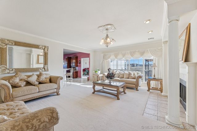 8109 S Winwood Lane, Broken Arrow, OK 74014