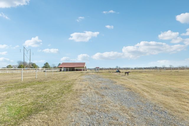 8109 S Winwood Lane, Broken Arrow, OK 74014