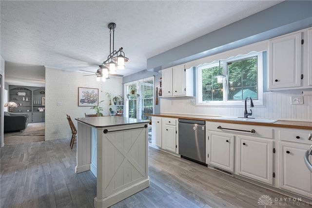1520 Heritage Road, Washington Twp, OH 45459