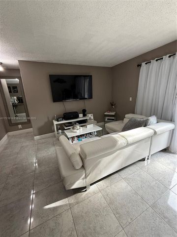 8710 SW 3rd St 104, Pembroke Pines, FL 33025