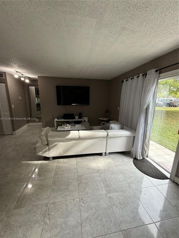 8710 SW 3rd St 104, Pembroke Pines, FL 33025