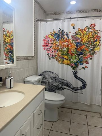 8710 SW 3rd St 104, Pembroke Pines, FL 33025