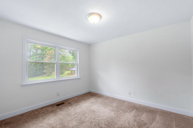 176 Hilltop Drive, Rossville, GA 30741