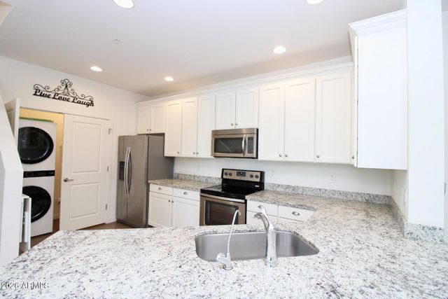 2511 W QUEEN CREEK Road 438, Chandler, AZ 85248