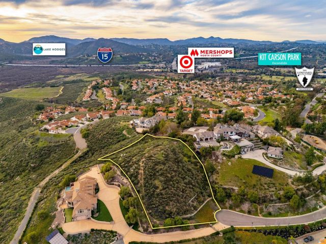 21 Stonepointe Drive 21, Escondido, CA 92025