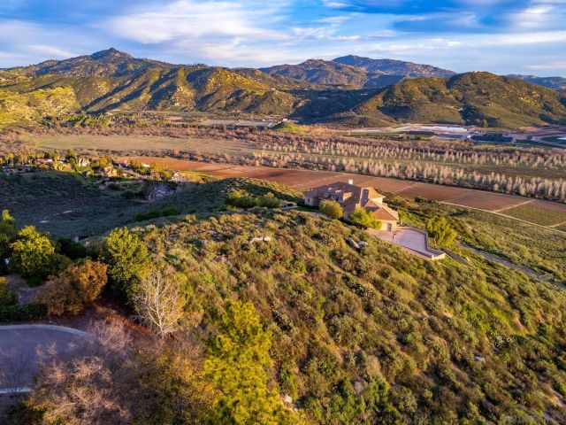 21 Stonepointe Drive 21, Escondido, CA 92025