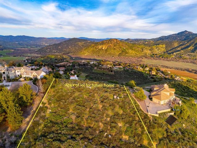 21 Stonepointe Drive 21, Escondido, CA 92025