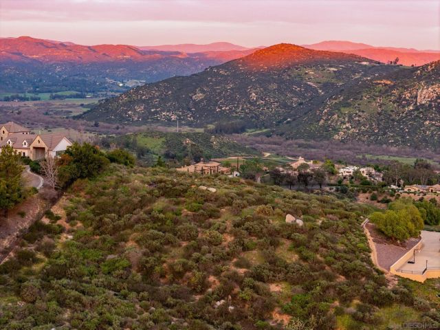 21 Stonepointe Drive 21, Escondido, CA 92025