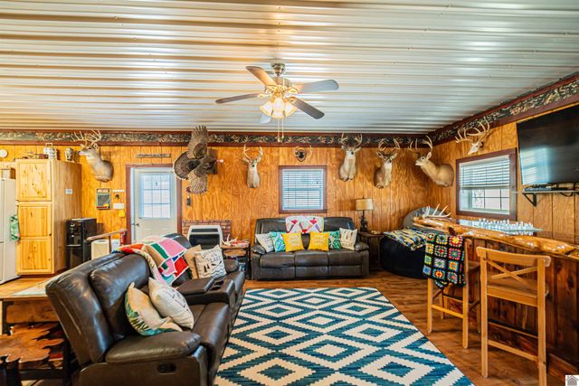 400 Jeff Clements Road, Marion, KY 42064