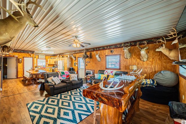 400 Jeff Clements Road, Marion, KY 42064