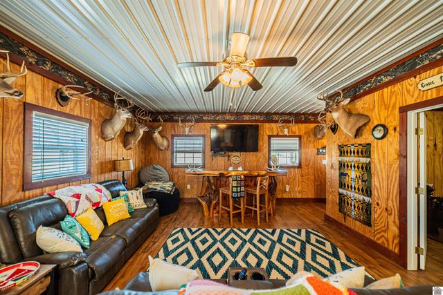 400 Jeff Clements Road, Marion, KY 42064