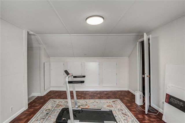 2821 W 73rd Street, Prairie Village, KS 66208