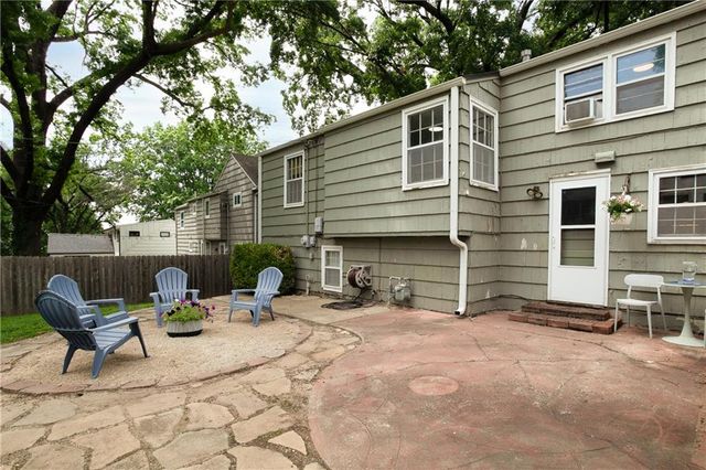 2821 W 73rd Street, Prairie Village, KS 66208