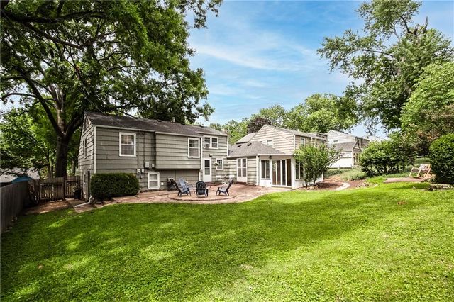 2821 W 73rd Street, Prairie Village, KS 66208
