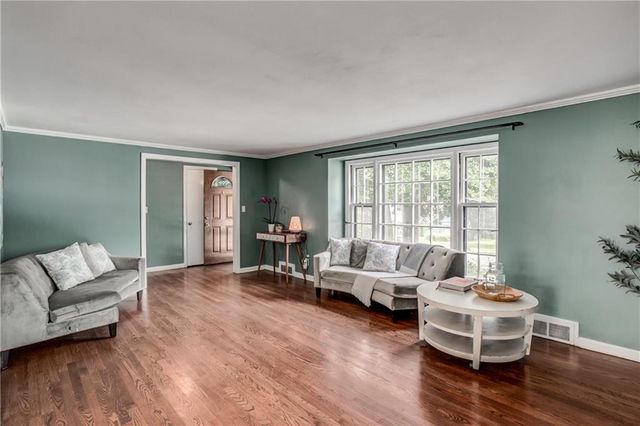 2821 W 73rd Street, Prairie Village, KS 66208