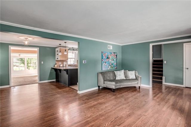 2821 W 73rd Street, Prairie Village, KS 66208