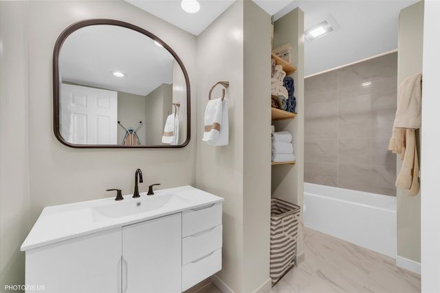 190 S WOOD DALE Road 200, Wood Dale, IL 60191