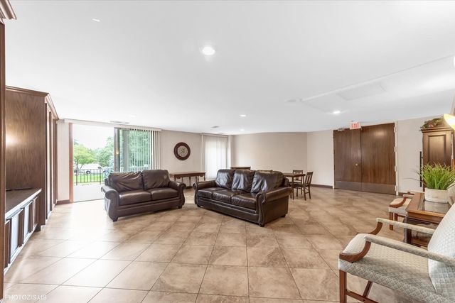 190 S WOOD DALE Road 200, Wood Dale, IL 60191