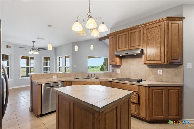 15 Huron Street, Victoria, TX 77905