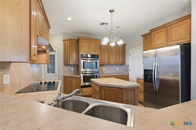 15 Huron Street, Victoria, TX 77905