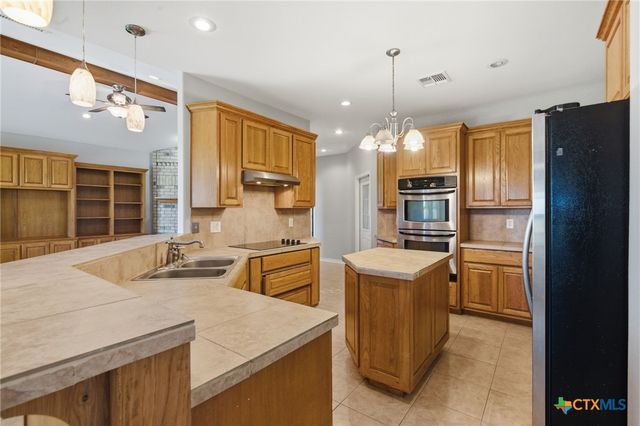 15 Huron Street, Victoria, TX 77905