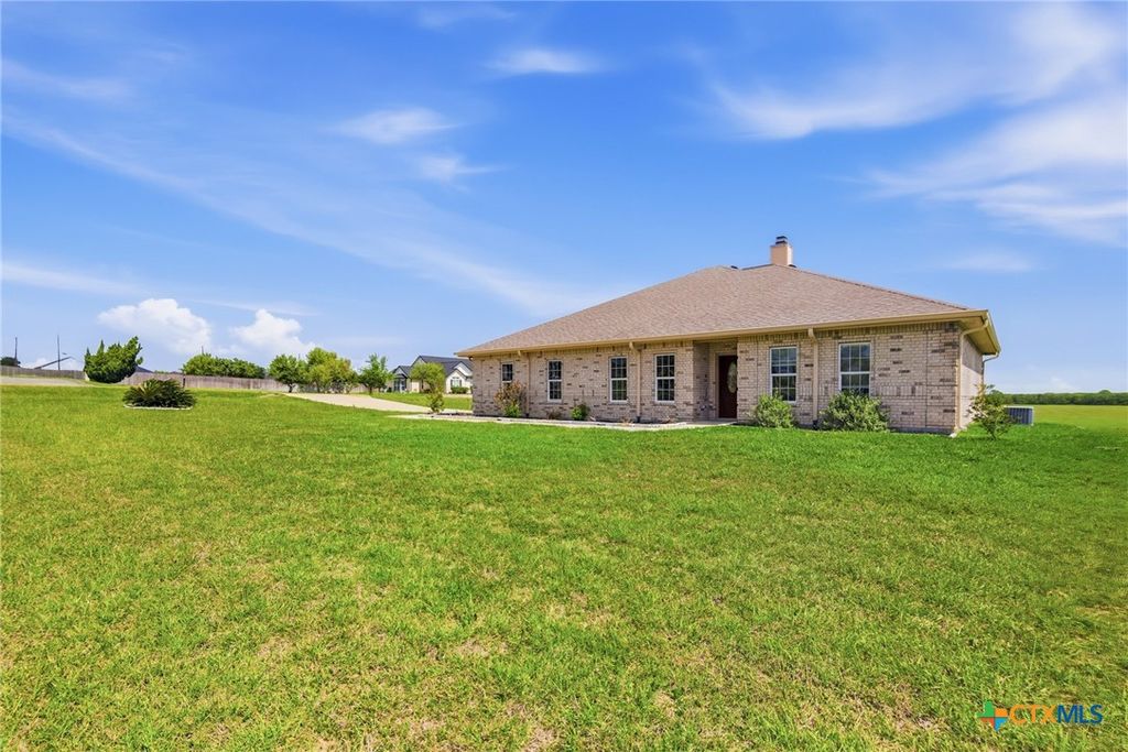 15 Huron Street, Victoria, TX 77905