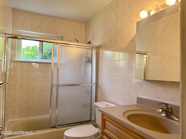 404 Harmony Road, Middletown, NJ 07748