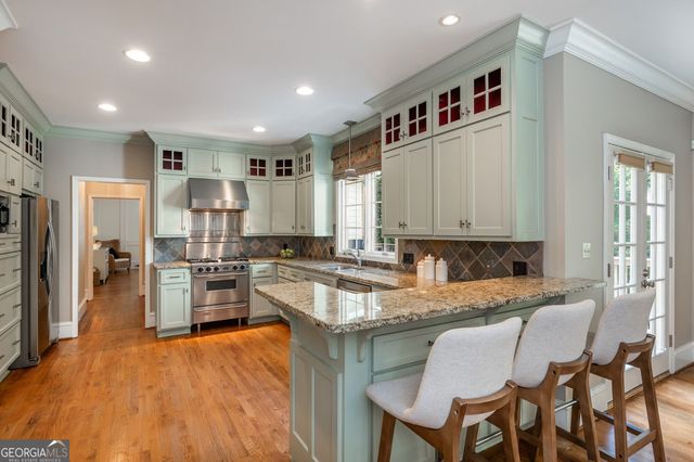 2881 Vinings Way SE, Atlanta, GA 30339