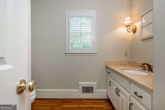 2881 Vinings Way SE, Atlanta, GA 30339