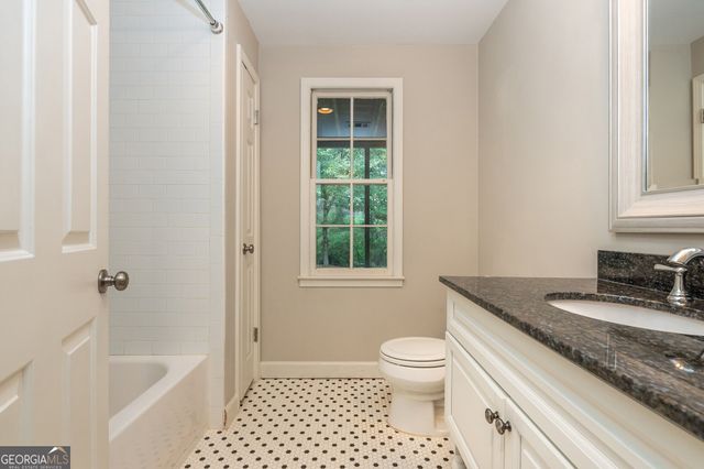 2881 Vinings Way SE, Atlanta, GA 30339