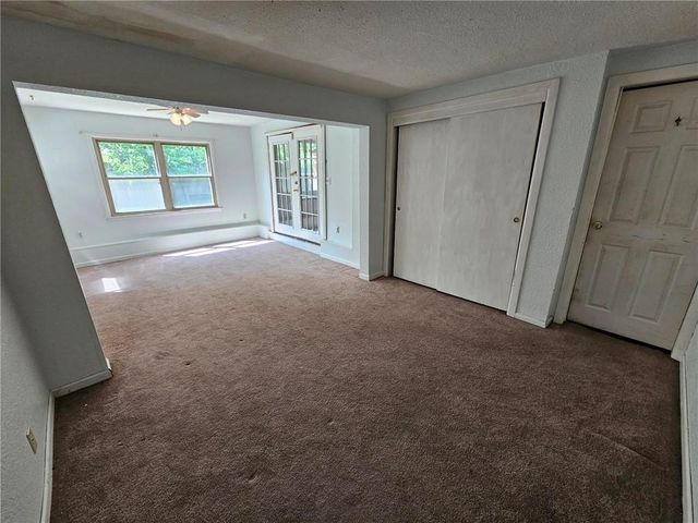 6004 Amazonia Road, St Joseph, MO 64505