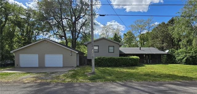 6004 Amazonia Road, St Joseph, MO 64505