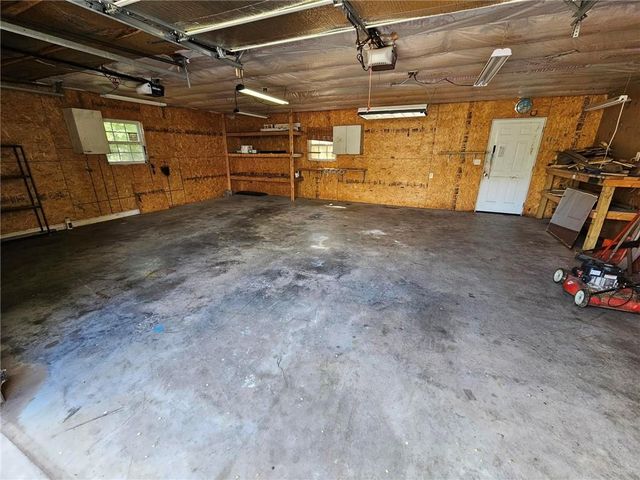 6004 Amazonia Road, St Joseph, MO 64505