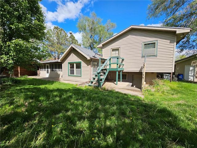 6004 Amazonia Road, St Joseph, MO 64505