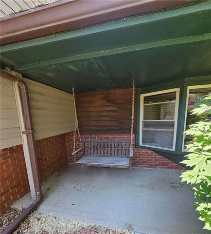 6004 Amazonia Road, St Joseph, MO 64505