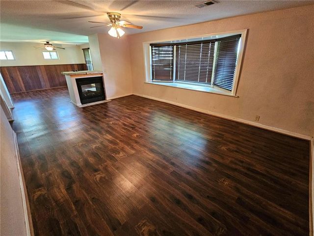 6004 Amazonia Road, St Joseph, MO 64505