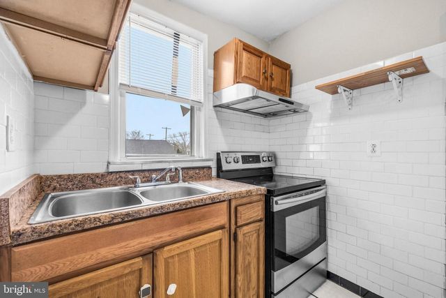 809 EASTERN AVE, Capitol Heights, MD 20743