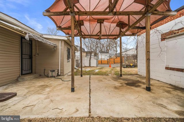 809 EASTERN AVE, Capitol Heights, MD 20743