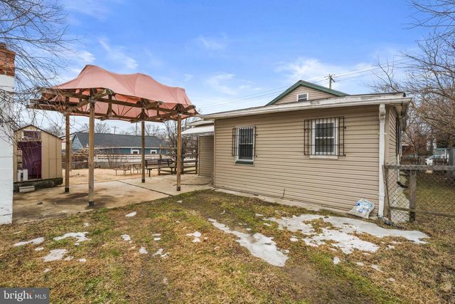 809 EASTERN AVE, Capitol Heights, MD 20743