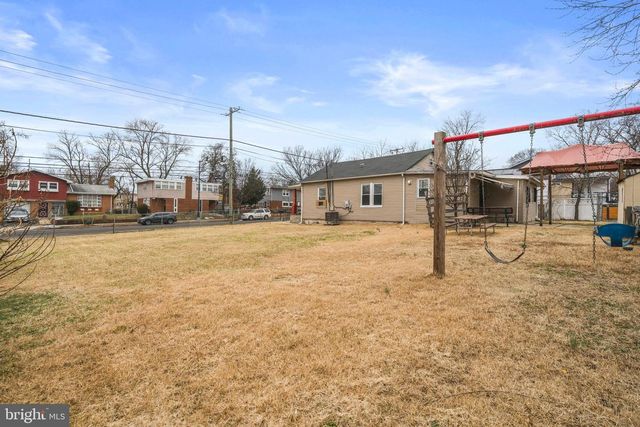 809 EASTERN AVE, Capitol Heights, MD 20743