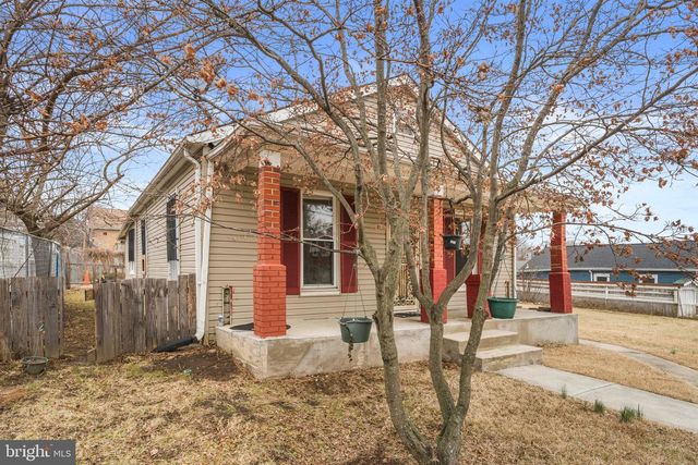 809 EASTERN AVE, Capitol Heights, MD 20743