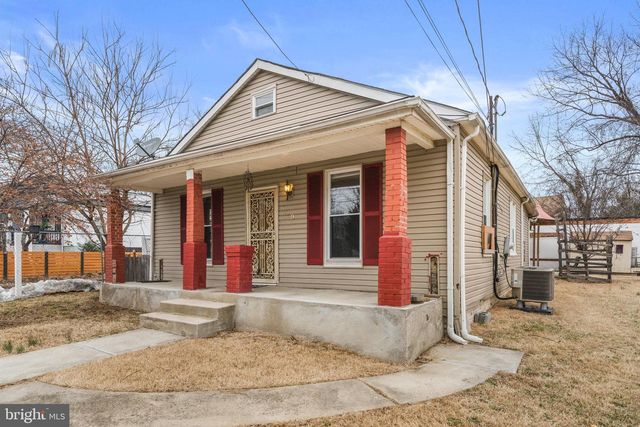 809 EASTERN AVE, Capitol Heights, MD 20743