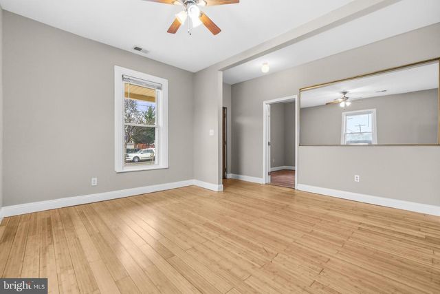 809 EASTERN AVE, Capitol Heights, MD 20743