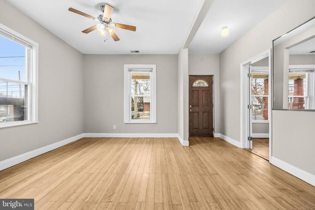 809 EASTERN AVE, Capitol Heights, MD 20743