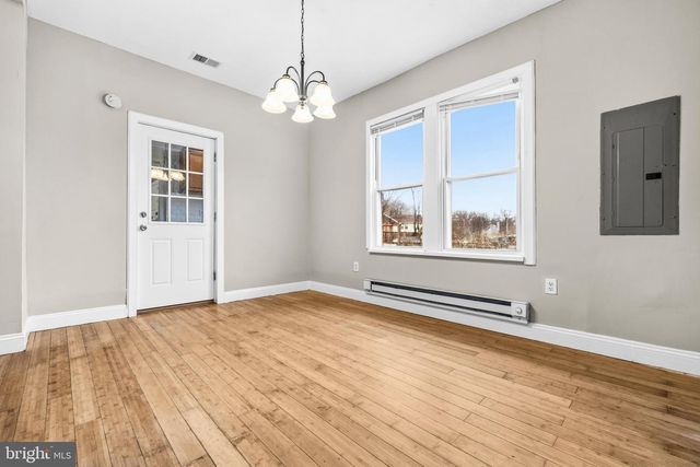 809 EASTERN AVE, Capitol Heights, MD 20743