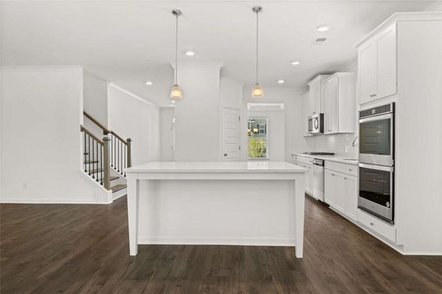 1621 Lacebark Elm Way, Lawrenceville, GA 30045