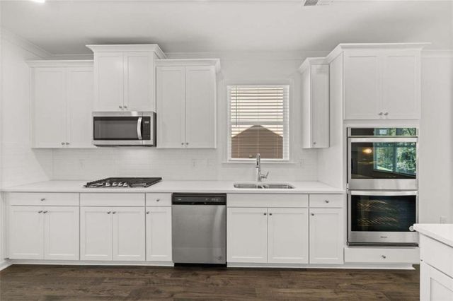 1621 Lacebark Elm Way, Lawrenceville, GA 30045