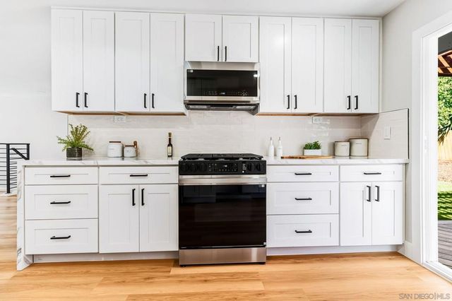 3040 Caminito Arenoso, San Diego, CA 92117