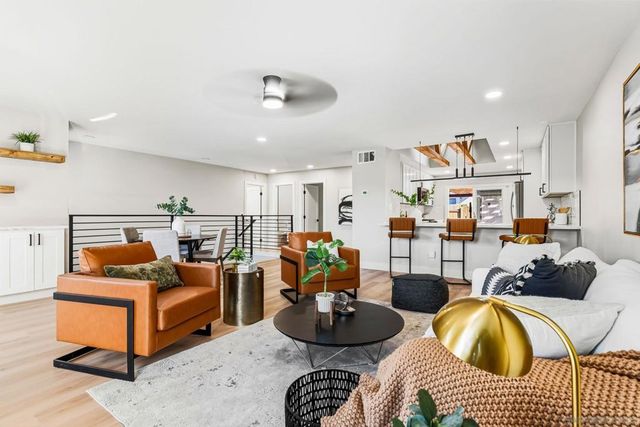 3040 Caminito Arenoso, San Diego, CA 92117