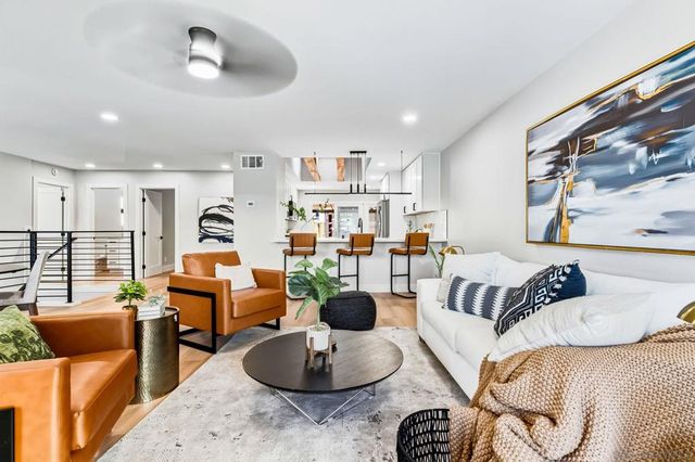 3040 Caminito Arenoso, San Diego, CA 92117